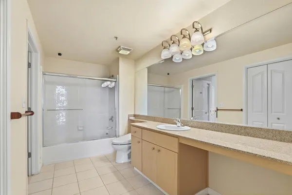 $560,000 | 801 South Winchester Boulevard, Unit 6400, San Jose, CA 95128