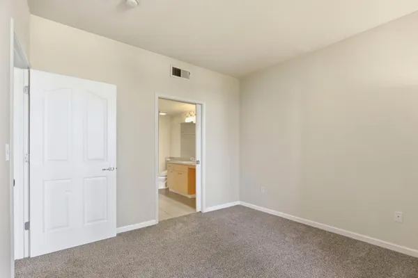 $560,000 | 801 South Winchester Boulevard, Unit 6400, San Jose, CA 95128
