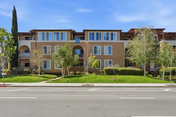 $560,000 | 801 South Winchester Boulevard, Unit 6400, San Jose, CA 95128