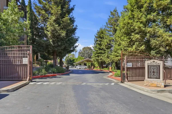 $560,000 | 801 South Winchester Boulevard, Unit 6400, San Jose, CA 95128