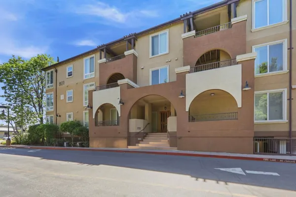 $560,000 | 801 South Winchester Boulevard, Unit 6400, San Jose, CA 95128