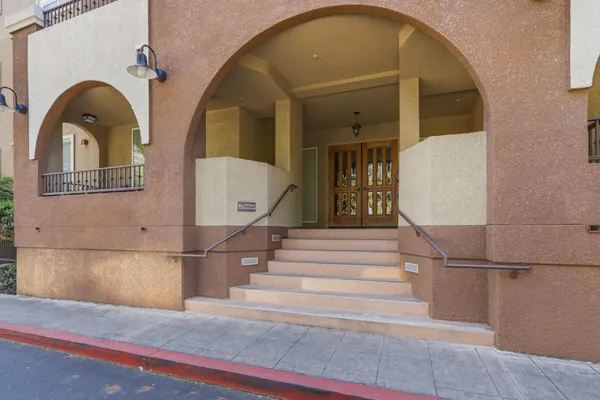 $560,000 | 801 South Winchester Boulevard, Unit 6400, San Jose, CA 95128