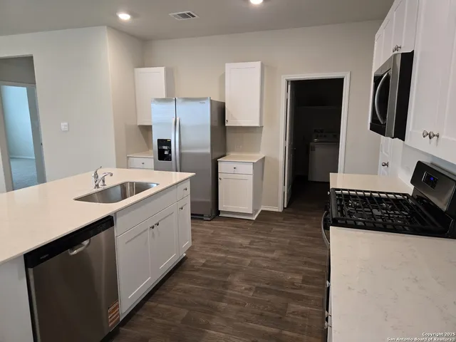 $2,500 | 14042 Shale Path, San Antonio, TX 78253