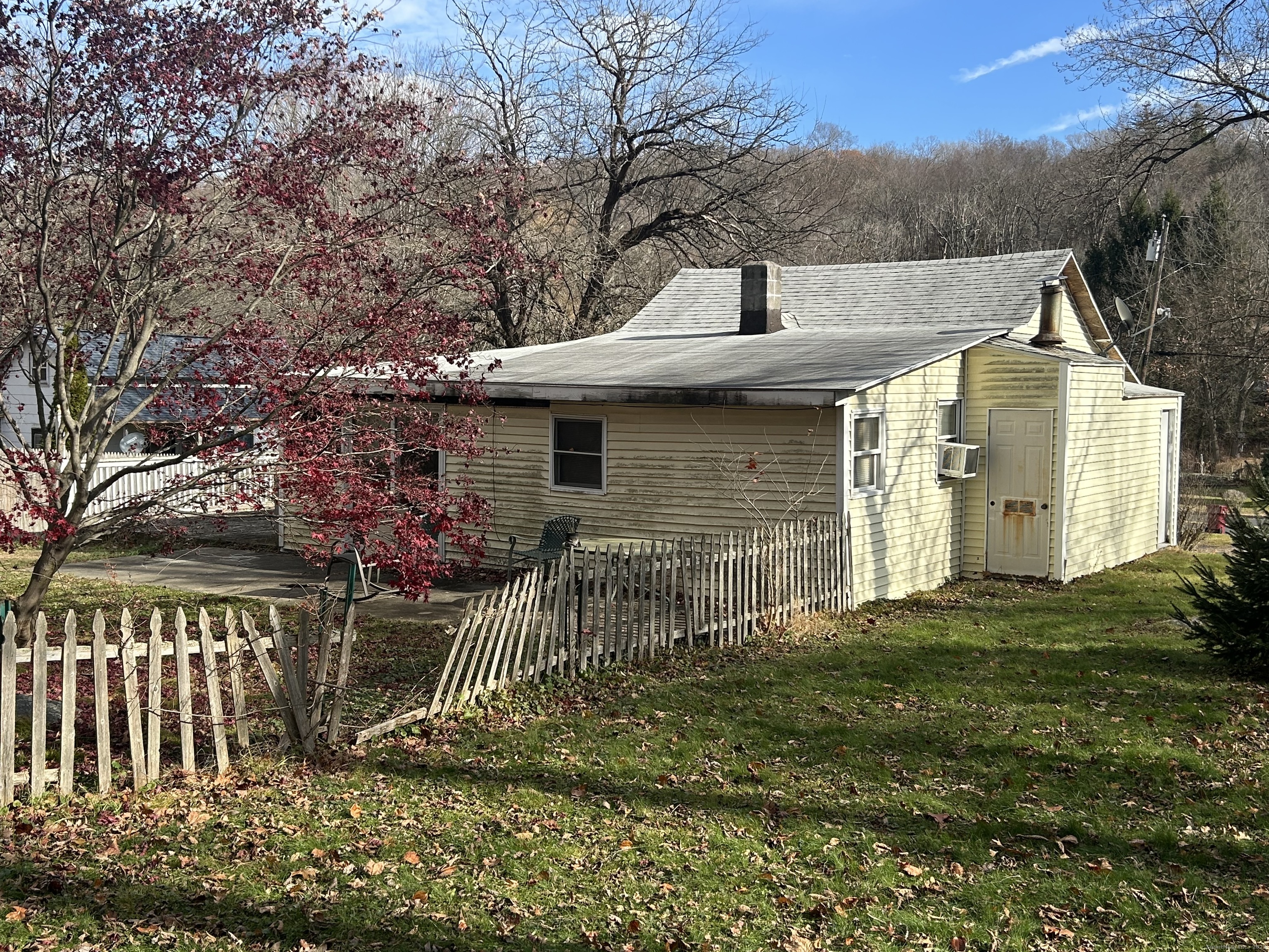 236 Union City Road Naugatuck, CT 06770 - Photo 26 of 28 a front view of a house with a yard