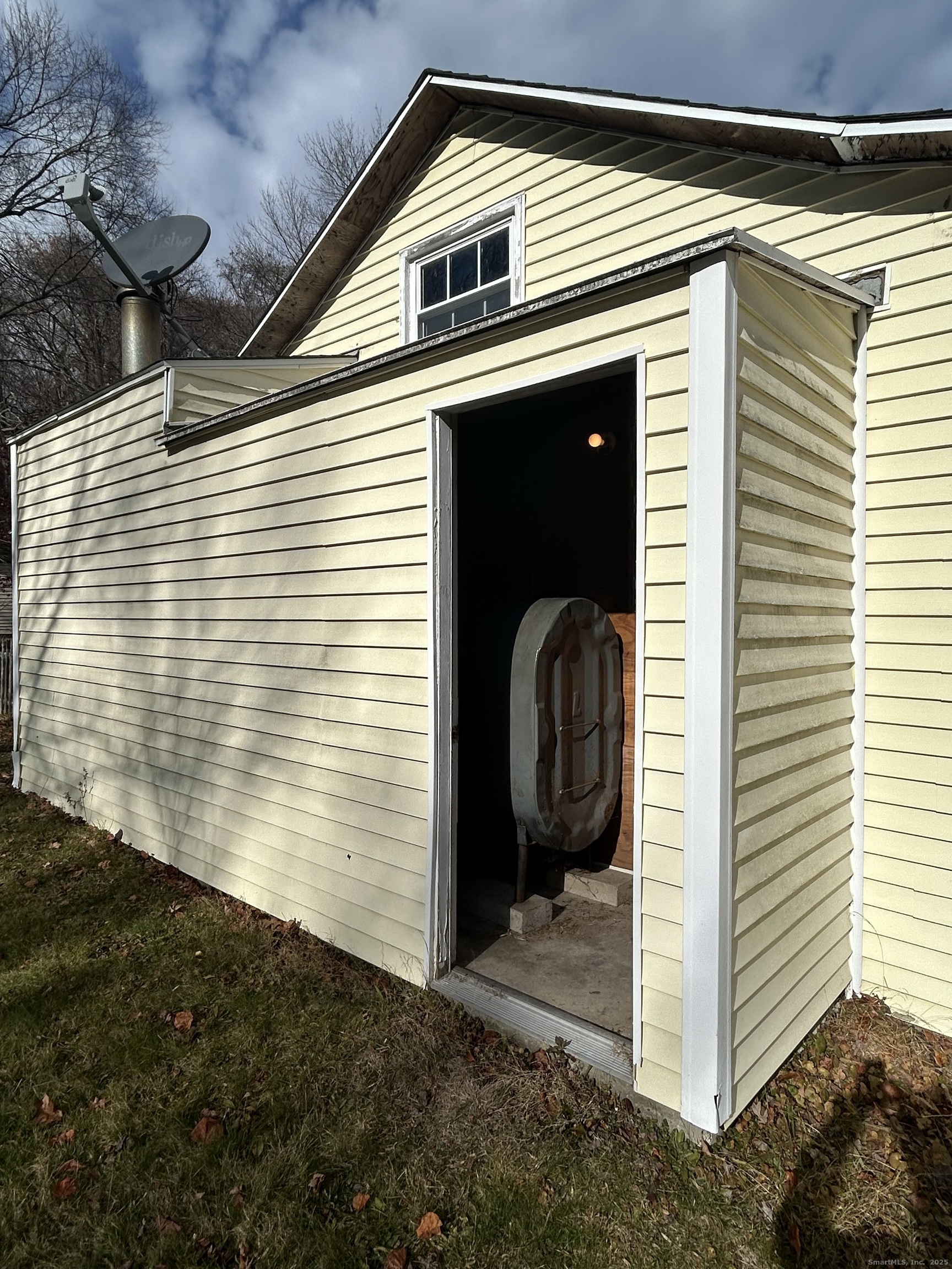 236 Union City Road Naugatuck, CT 06770 - Photo 28 of 28 a view of a house with backyard