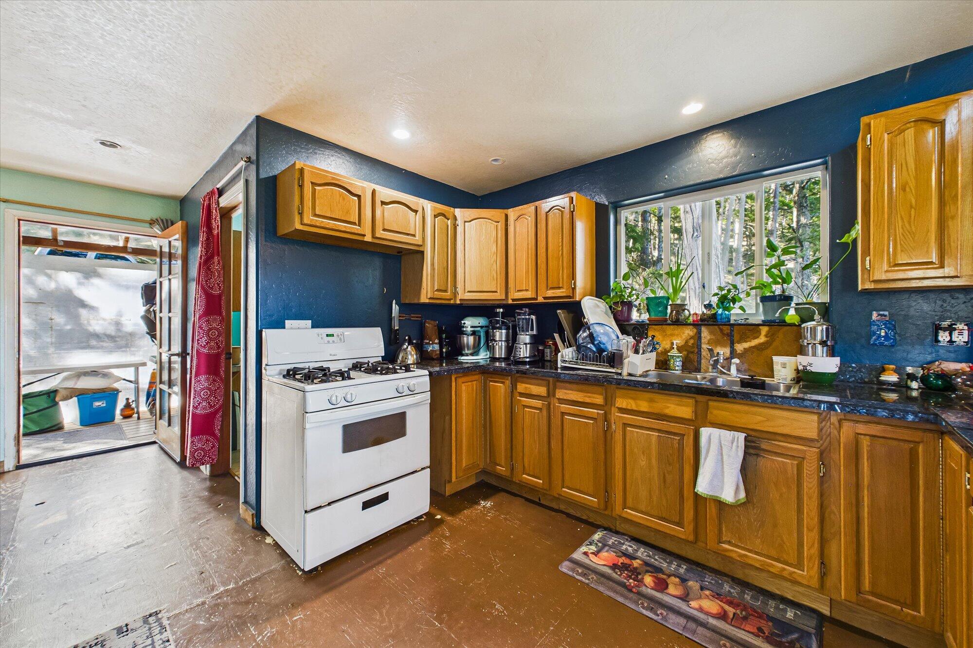 3826 Thomas Road Miranda, CA 95553 - Photo 51 of 81