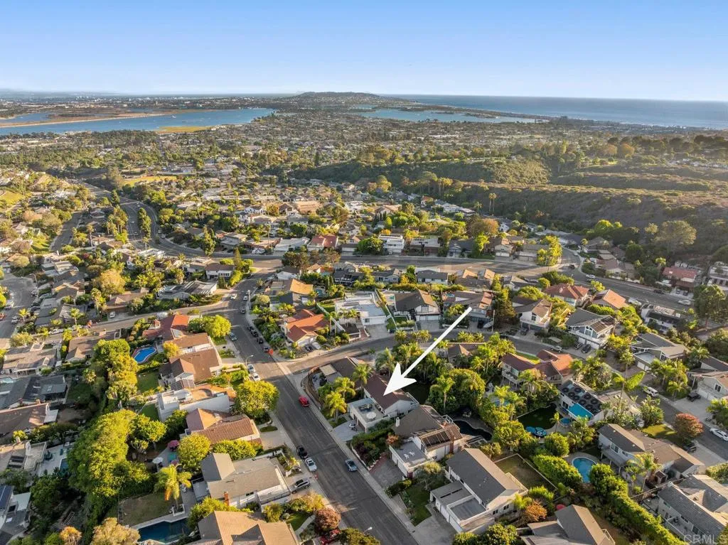 2252 Soledad Rancho Road San Diego, CA 92109 - Photo 3 of 39