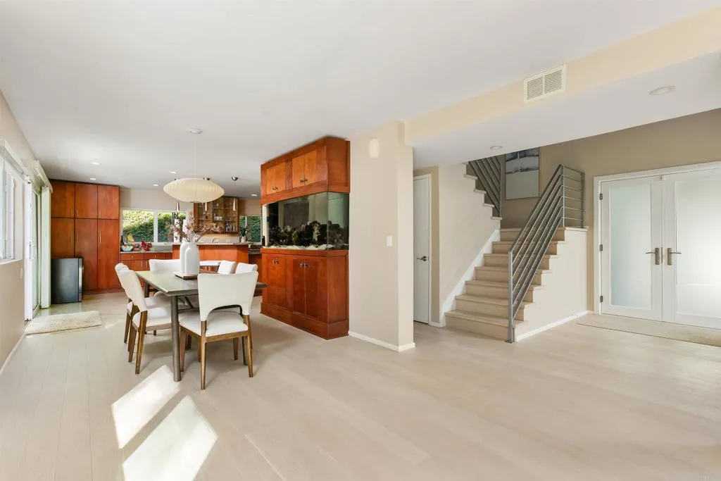 2252 Soledad Rancho Road San Diego, CA 92109 - Photo 8 of 39