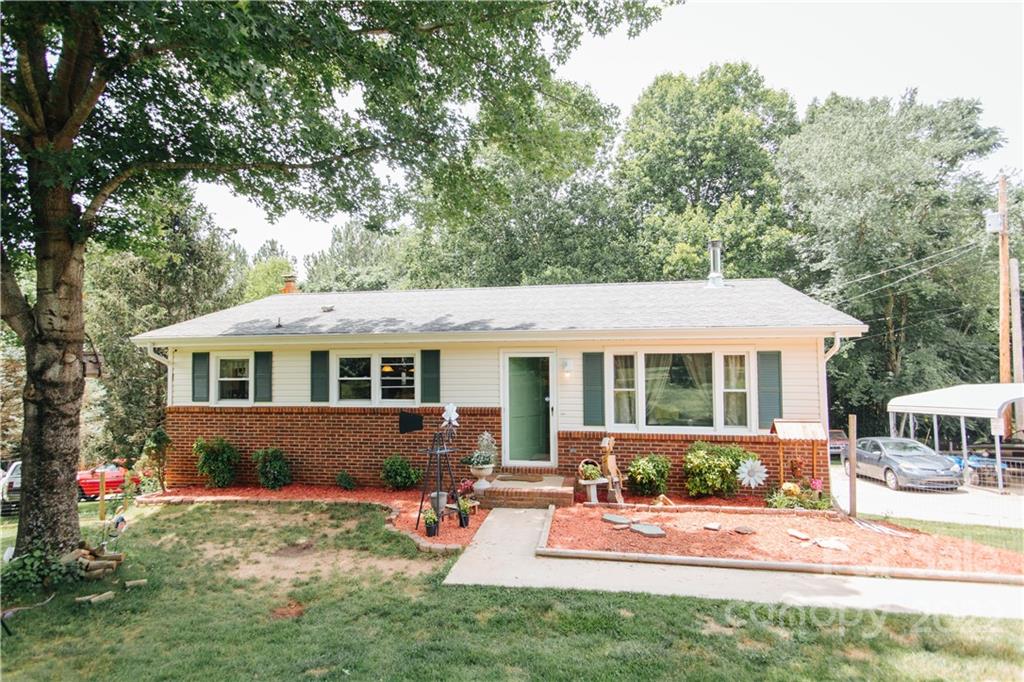 809 Gaddy Road South Nebo, NC 28761 - Photo 3 of 39 Gallery Image 3