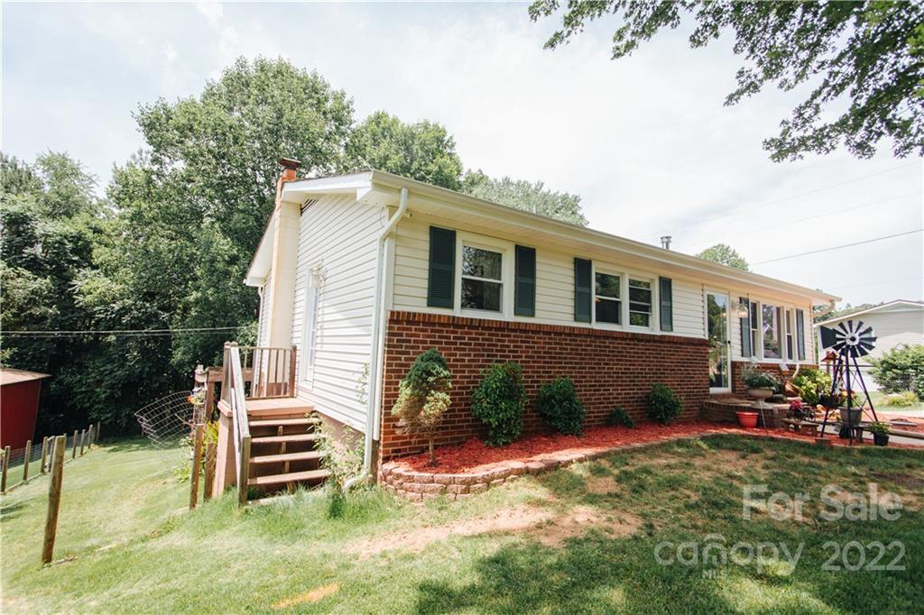 809 Gaddy Road South Nebo, NC 28761 - Photo 5 of 39 Gallery Image 5