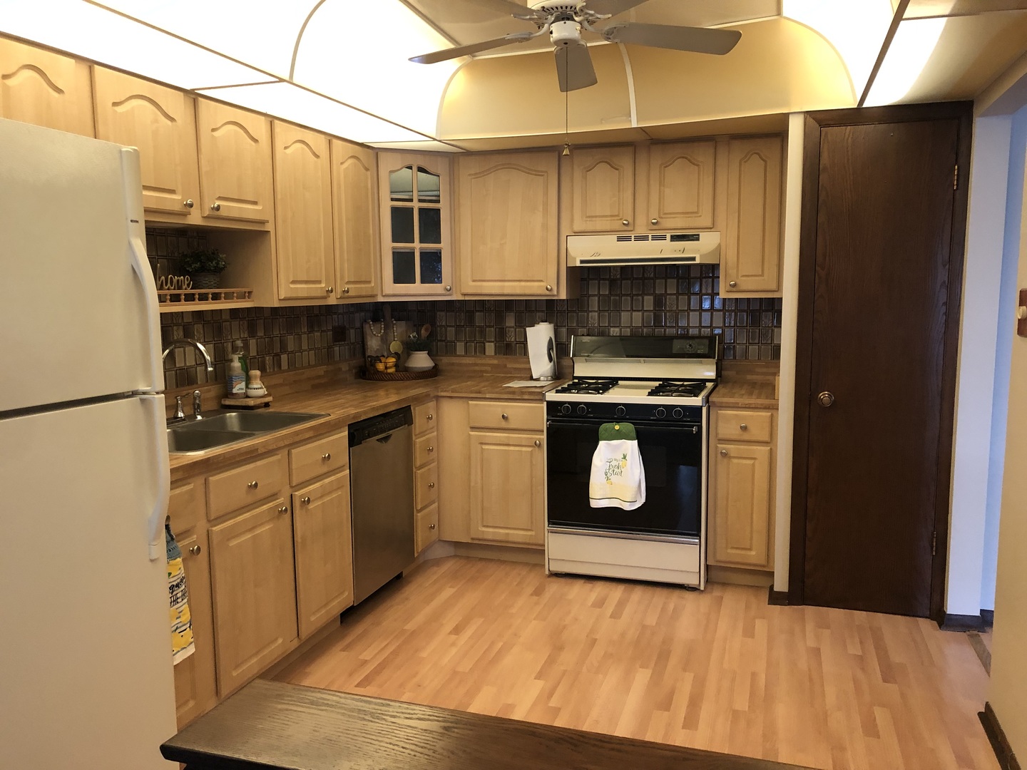11277 South Roberts Road, Unit E Palos Hills, IL 60465 - Photo 7 of 20