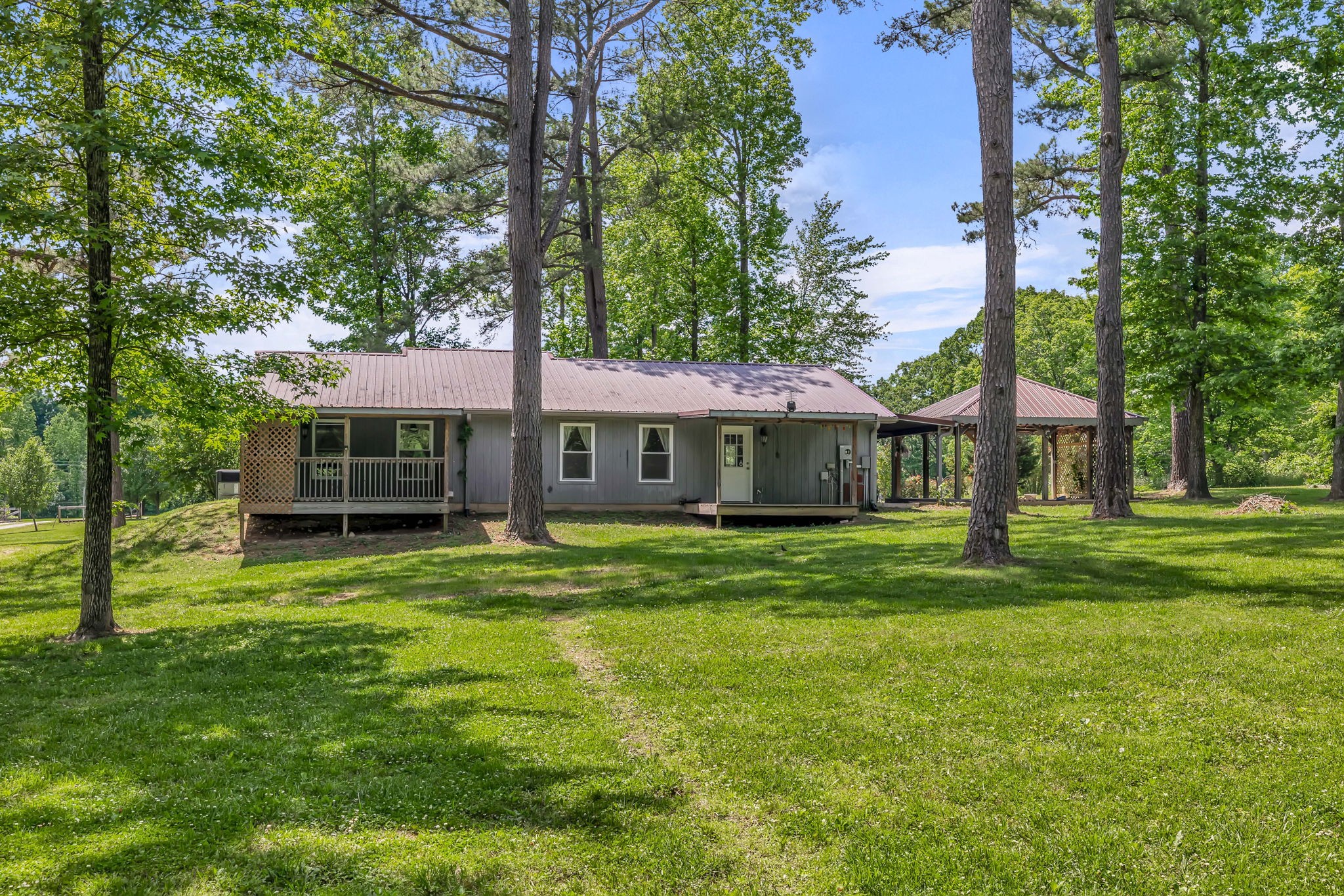 427 Telegraph Street Tennessee Ridge, TN 37178 - Photo 33 of 47 a front view of a house with a garden