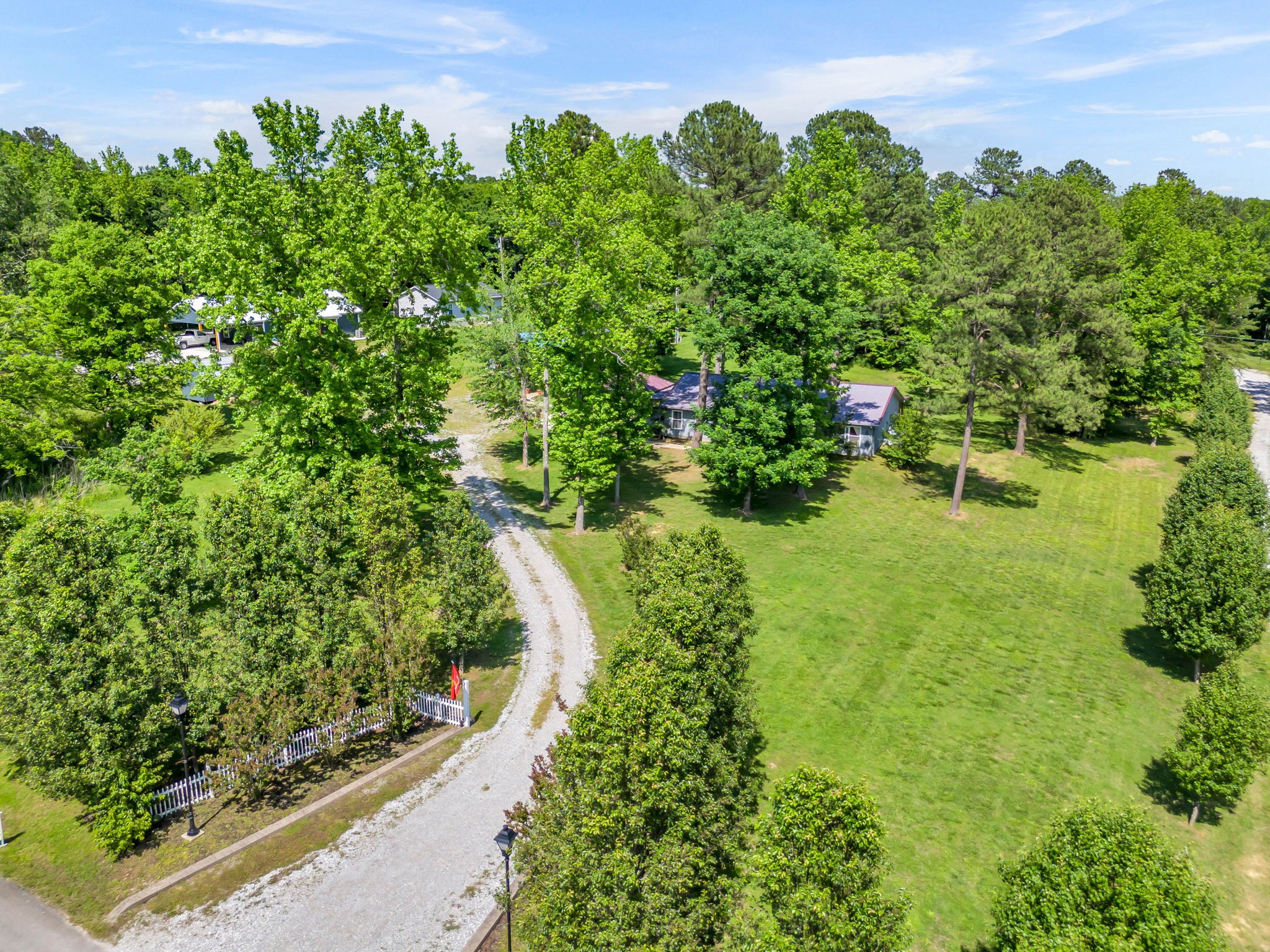427 Telegraph Street Tennessee Ridge, TN 37178 - Photo 6 of 47 a view of a garden with plants