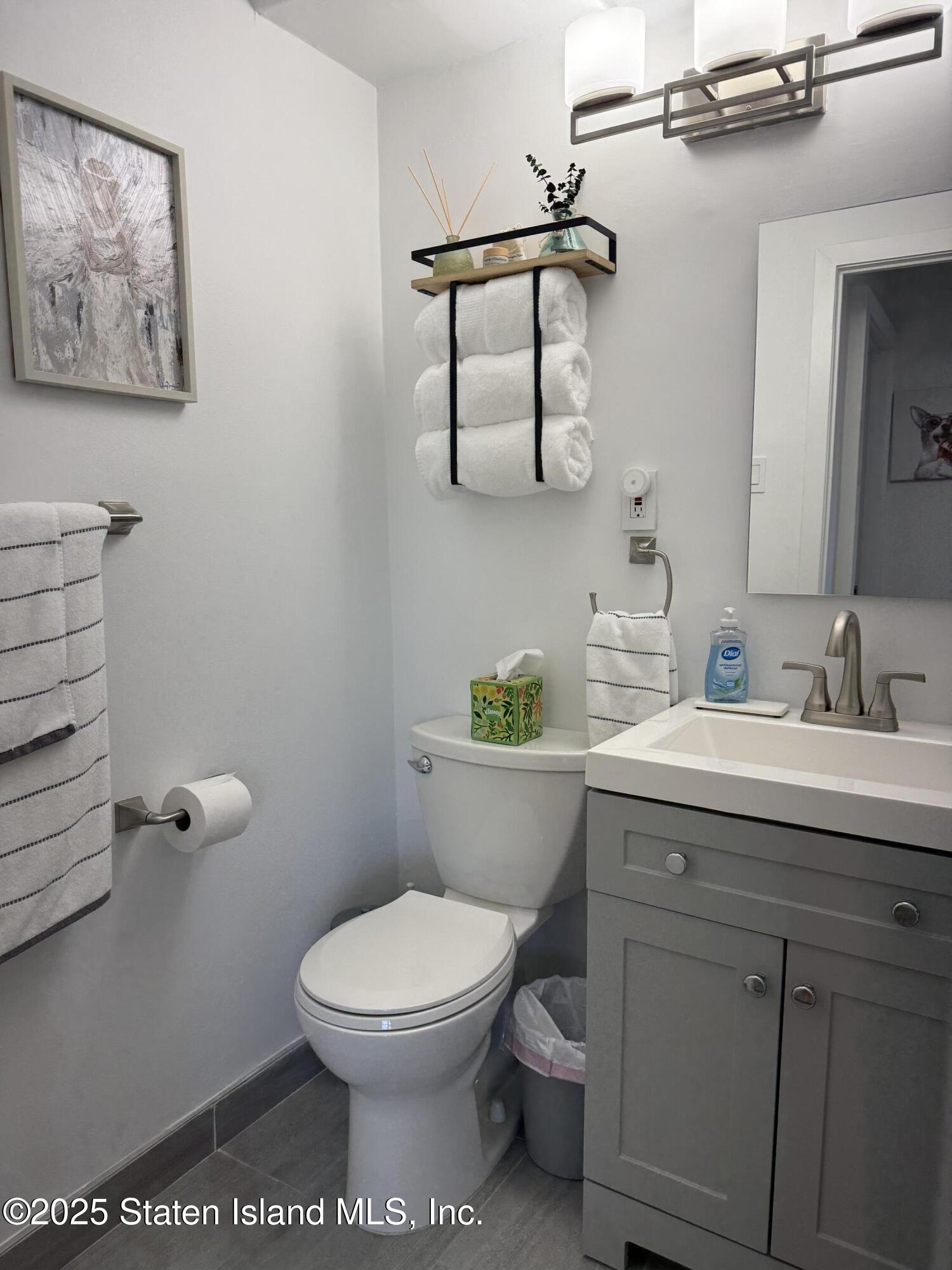 1000 Clove Road, Unit 5D Staten Island, NY 10301 - Photo 7 of 20 Bathroom