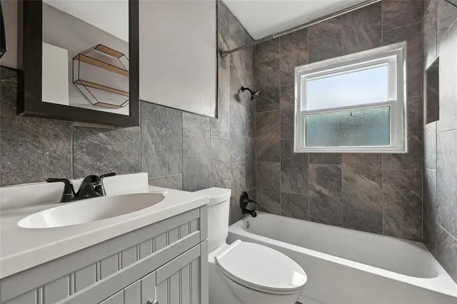 $2,100 | 405 North Buena Vista Avenue, Orlando, FL 32835