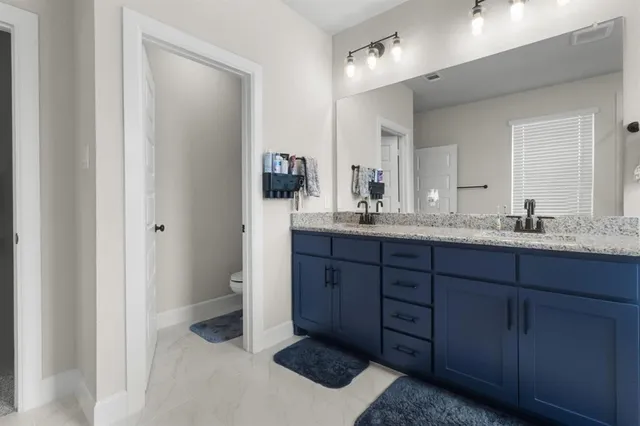 $3,400 | 711 Prairie Falcon Drive, Arlington, TX 76005