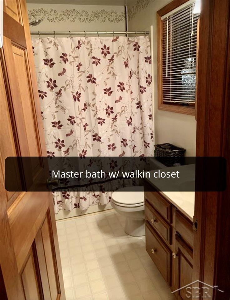1260 South Beyer Road Saginaw, MI 48601 - Photo 13 of 25 Master Bath