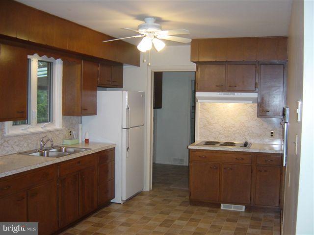 422 Owl Hill Road Lititz, PA 17543 - Photo 3 of 6