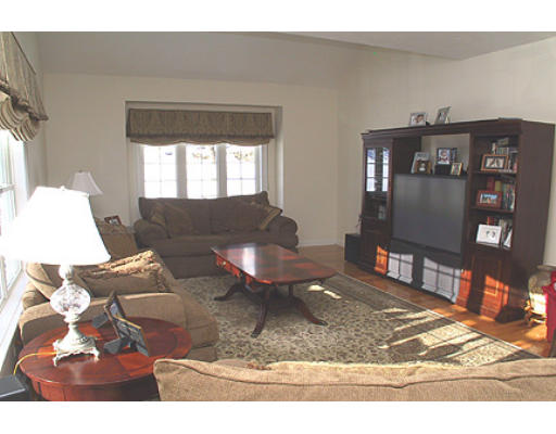 775 Concord Road Marlborough, MA 01752 - Photo 6 of 13 Gallery Image 6