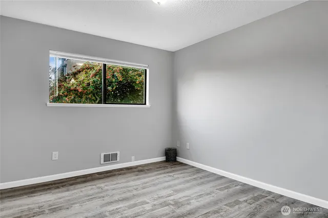 $449,000 | 2562 Thorndyke Avenue West, Unit 104, Seattle, WA 98199