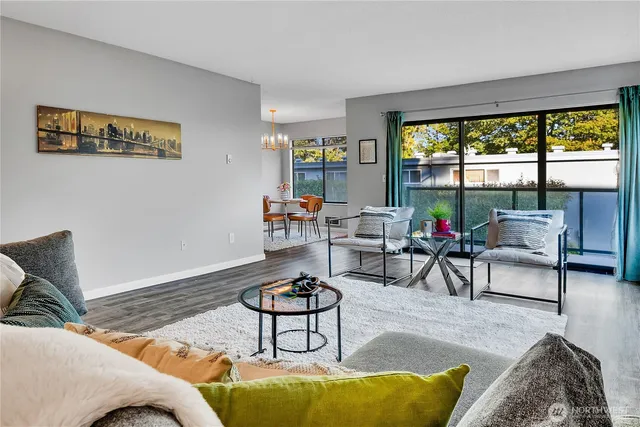 $449,000 | 2562 Thorndyke Avenue West, Unit 104, Seattle, WA 98199