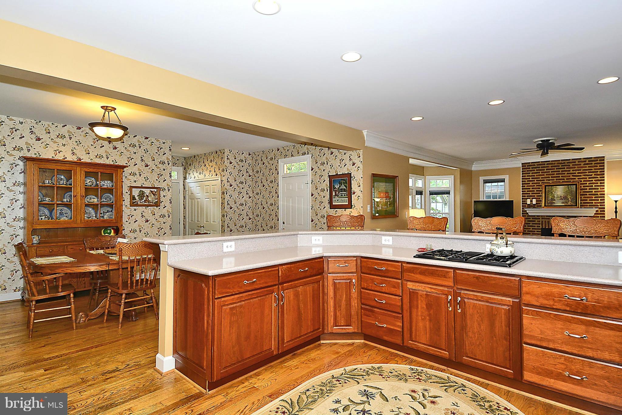 417 Tschiffely Square Road Gaithersburg, MD 20878 - Photo 8 of 30 Kitchen