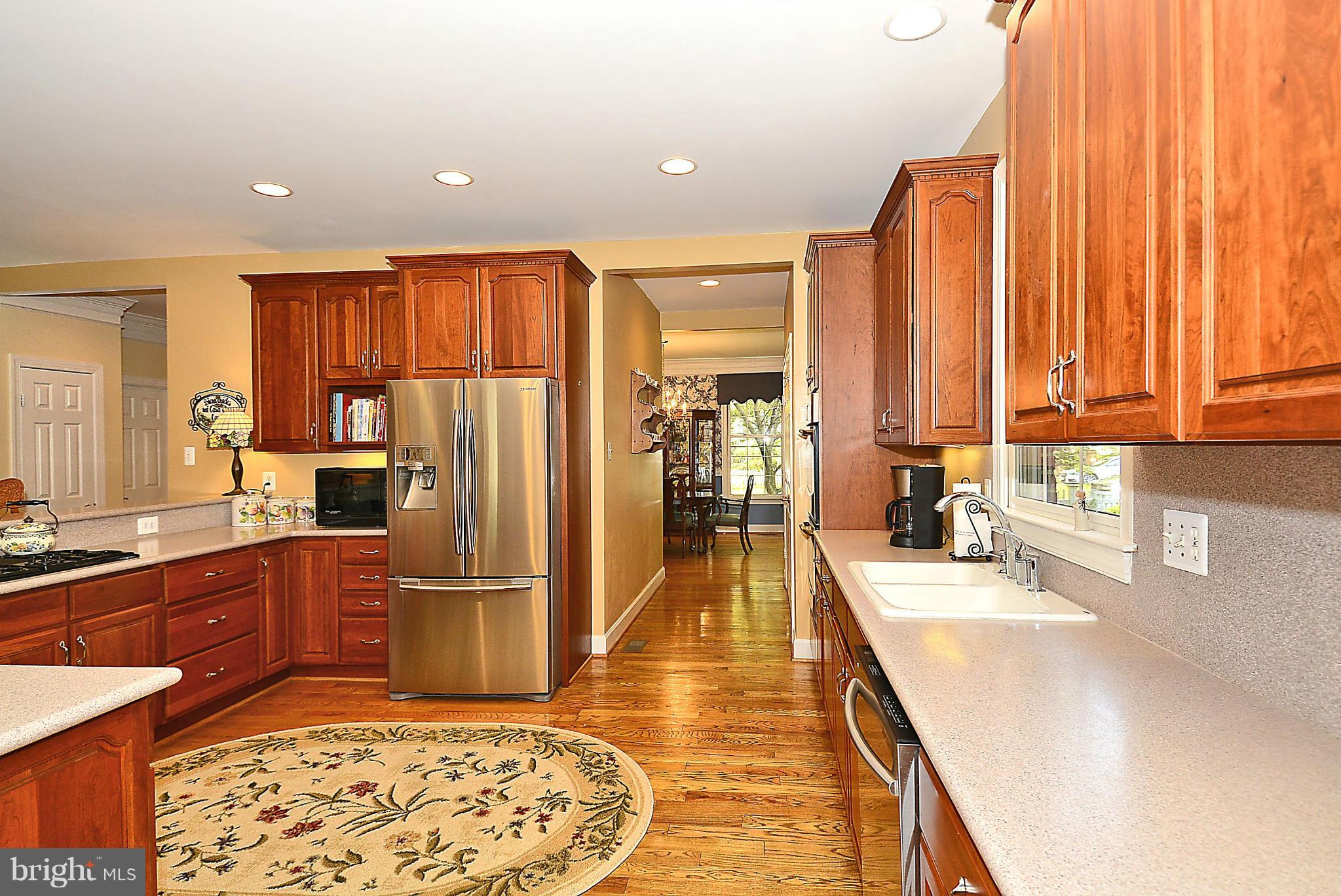 417 Tschiffely Square Road Gaithersburg, MD 20878 - Photo 10 of 30 Kitchen