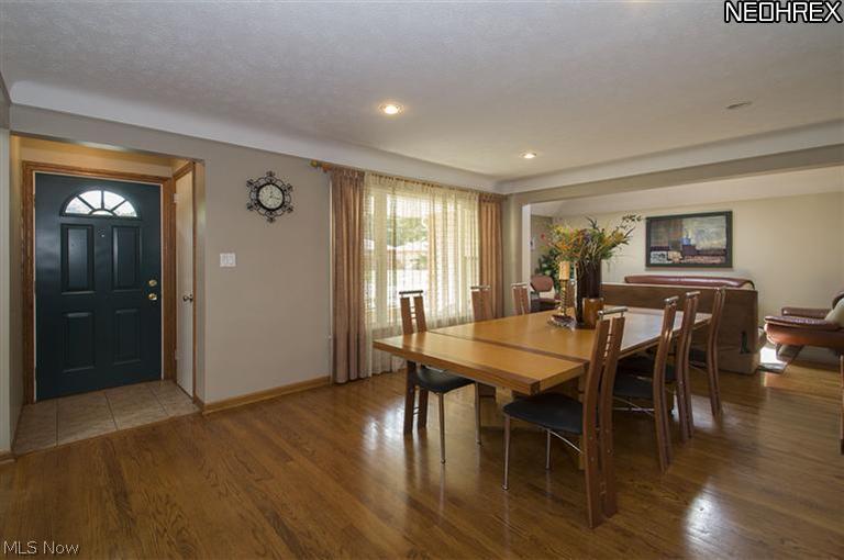 7064 Maplewood Road Parma Heights, OH 44130 - Photo 4 of 17