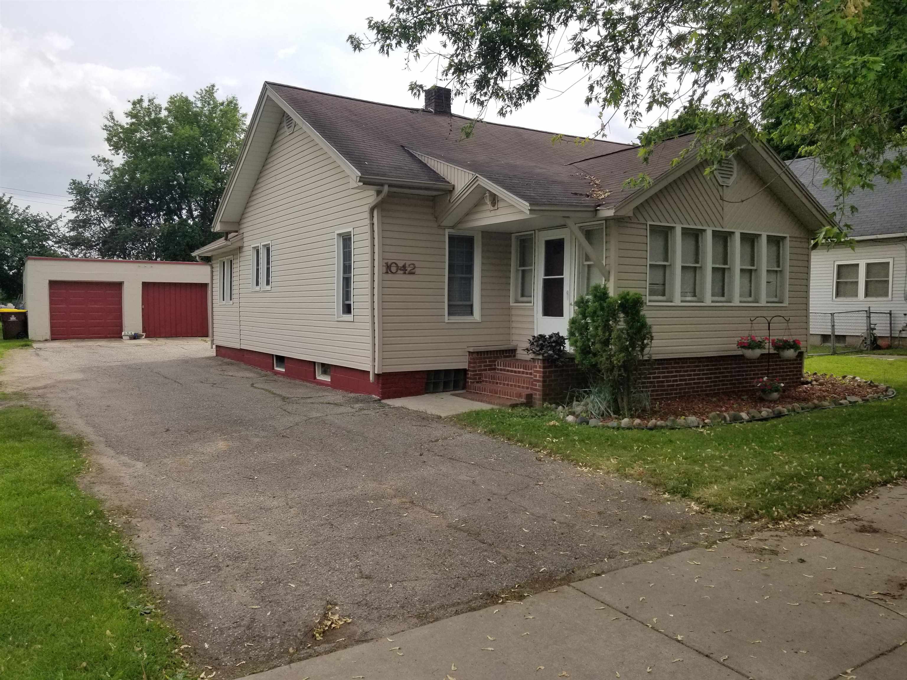 1042 Rosedale Street Alma, MI 48801 - Photo 1 of 23 1900508.JPG