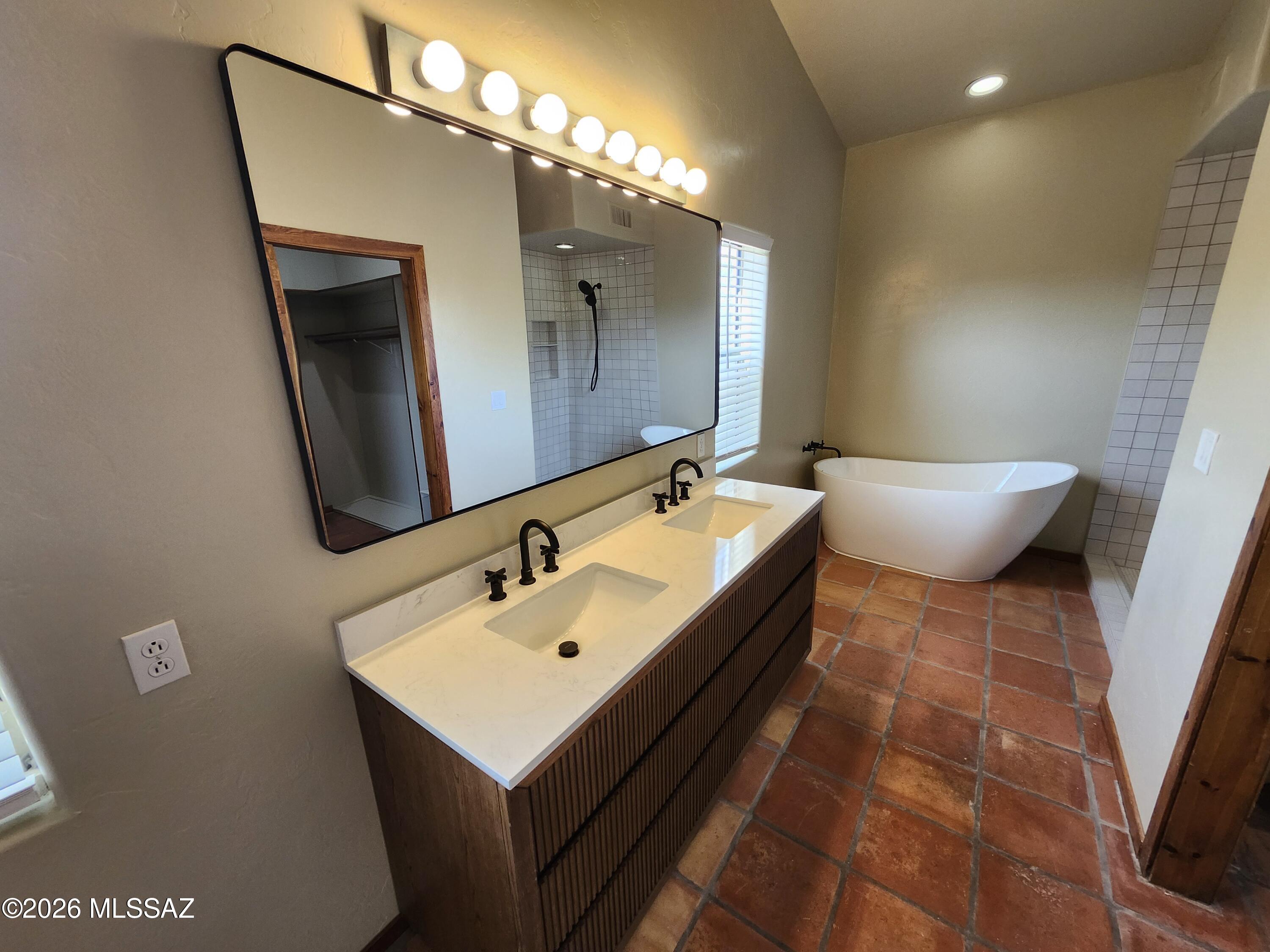 11065 East Snyder Road Tucson, AZ 85749 - Photo 26 of 49 original - 2026-07-06T152415.288