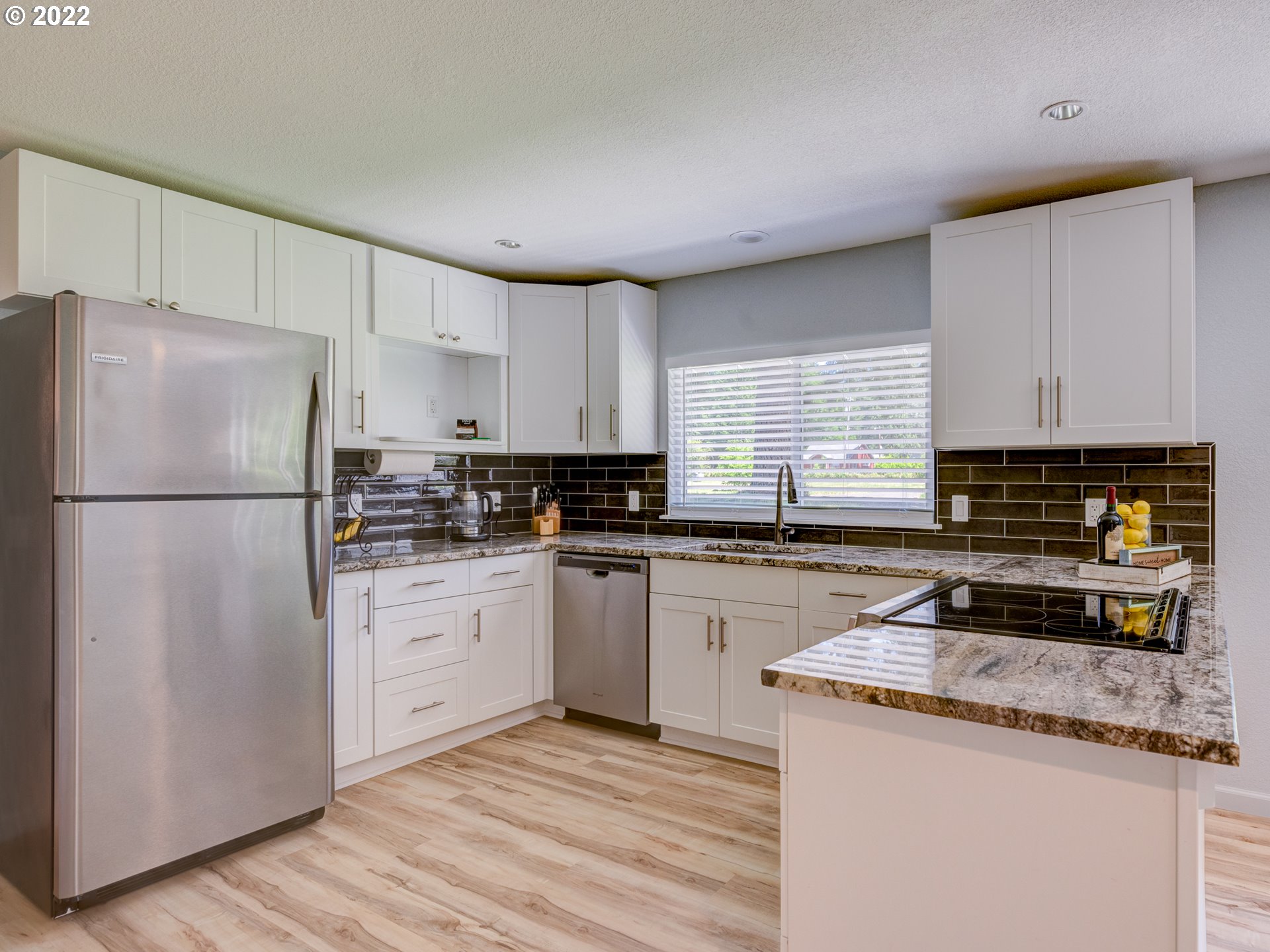 88832 Knight Road Veneta, OR 97487 - Photo 7 of 32 Kitchen