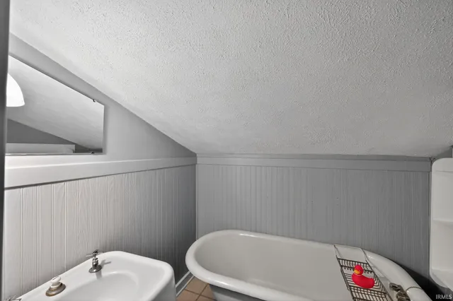 $415,000 | 447 Edgewater Drive, Mishawaka, IN 46545