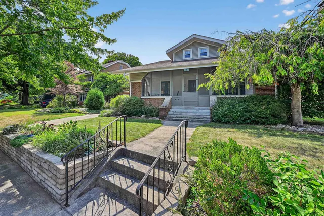 $415,000 | 447 Edgewater Drive, Mishawaka, IN 46545