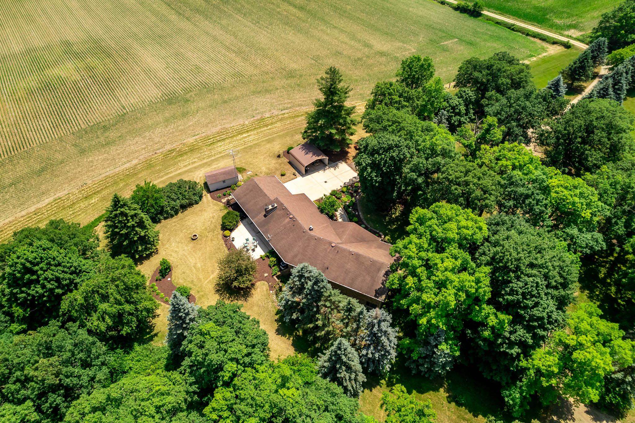 4470 North Cockrell Road Freeport, IL 61032 - Photo 8 of 99