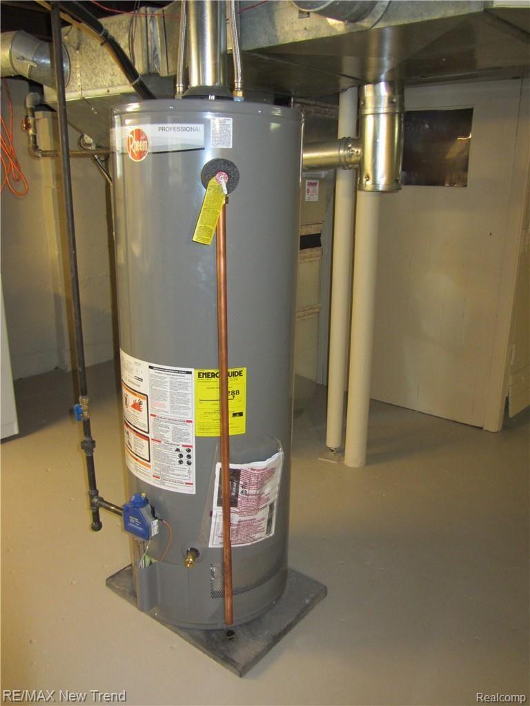 22525 Power Road Farmington, MI 48336 - Photo 19 of 25 Water Heater.jpg