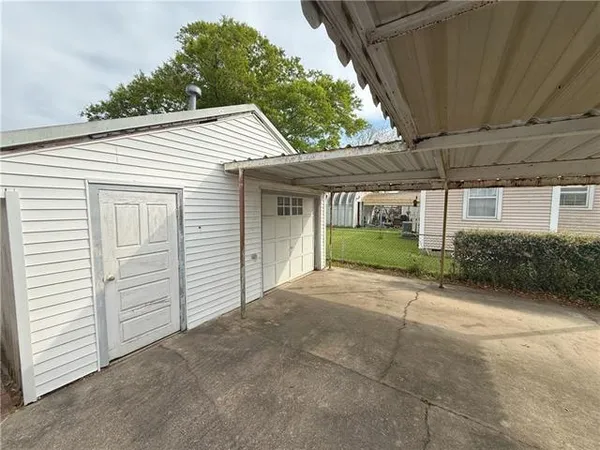 $179,000 | 122 Destrehan Drive, Destrehan, LA 70047