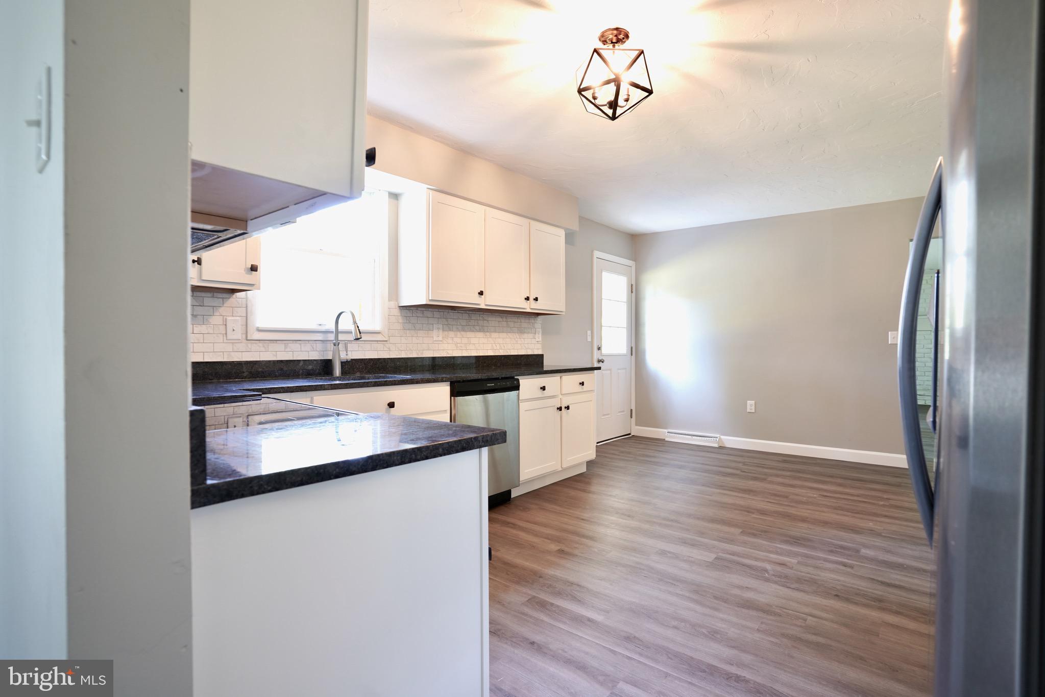 2431 Opal Road York, PA 17408 - Photo 6 of 43 Gallery Image 6