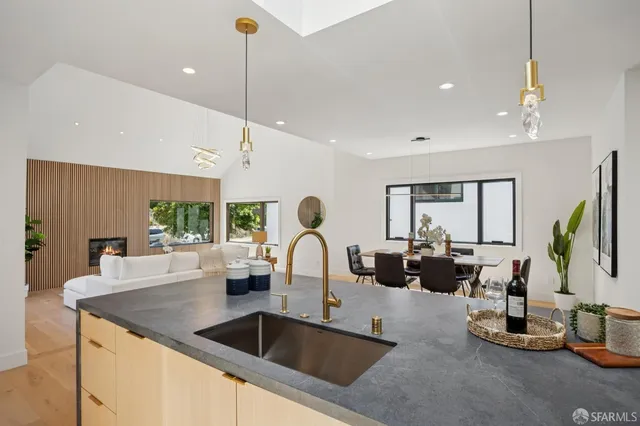$2,699,000 | 2015 16th Avenue, San Francisco, CA 94116
