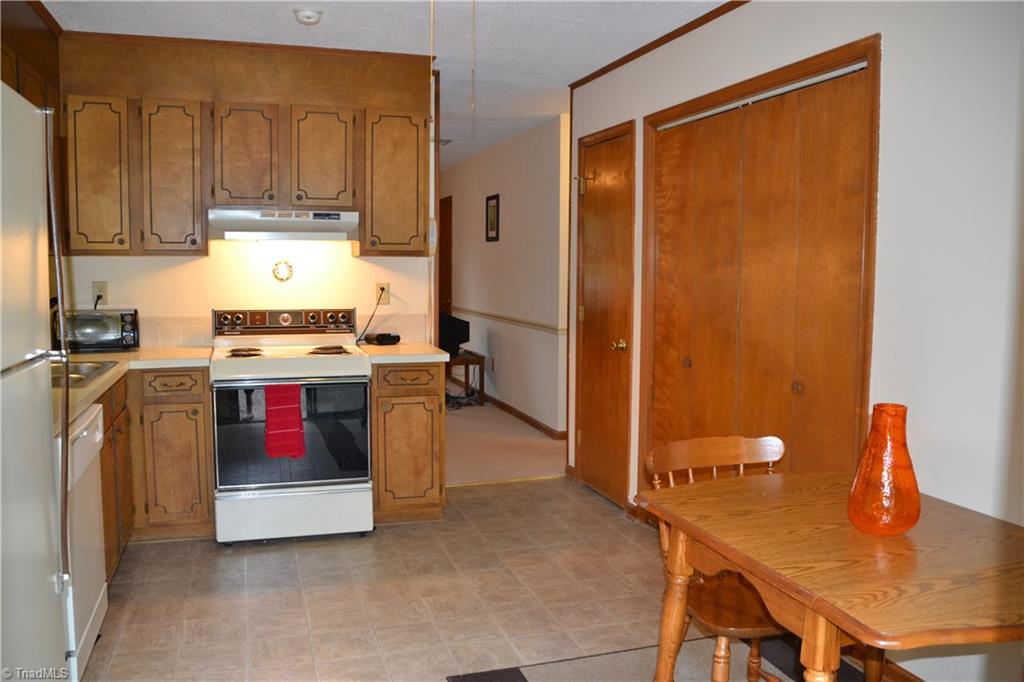 3129 Rockingham Road High Point, NC 27265 - Photo 6 of 16