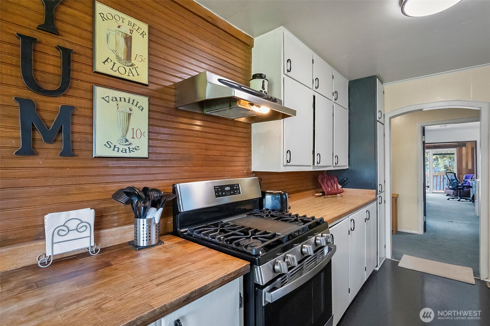 2423 Chestnut Street Everett, WA 98201 - Photo 13 of 40