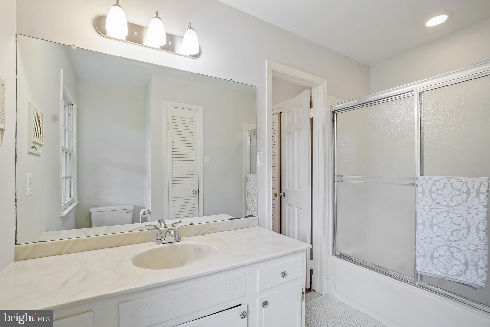 13621 Esworthy Road Germantown, MD 20874 - Photo 14 of 33 Gallery Image 14
