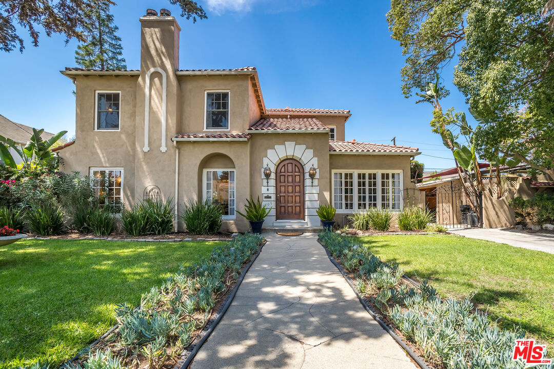 1709 Buckingham Road Los Angeles, CA 90019 - Photo 1 of 69 Gallery Image 1