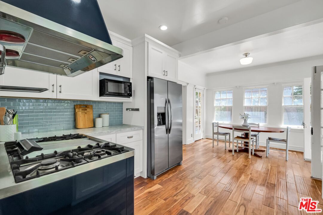 1709 Buckingham Road Los Angeles, CA 90019 - Photo 16 of 69 Gallery Image 16