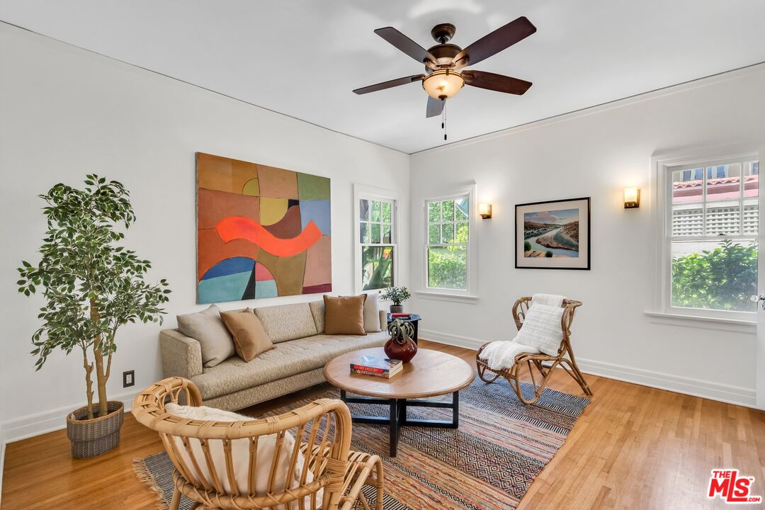 1709 Buckingham Road Los Angeles, CA 90019 - Photo 17 of 69 Gallery Image 17