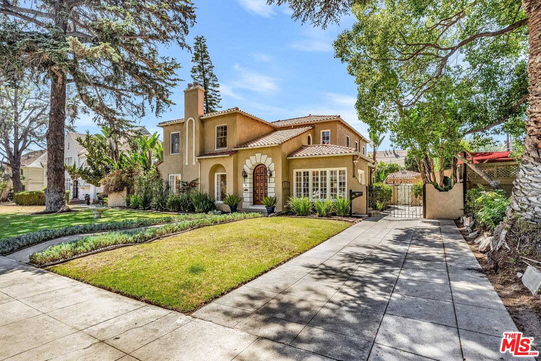 1709 Buckingham Road Los Angeles, CA 90019 - Photo 2 of 69 Gallery Image 2