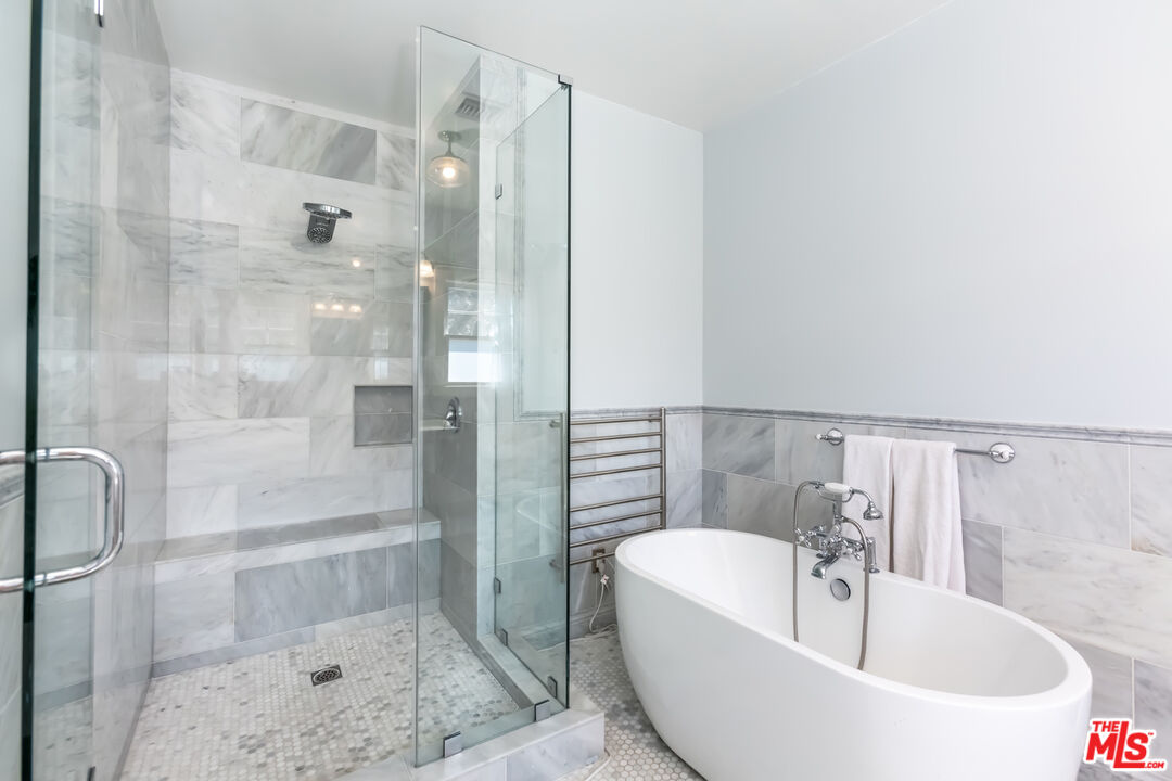 1709 Buckingham Road Los Angeles, CA 90019 - Photo 23 of 69 Gallery Image 23