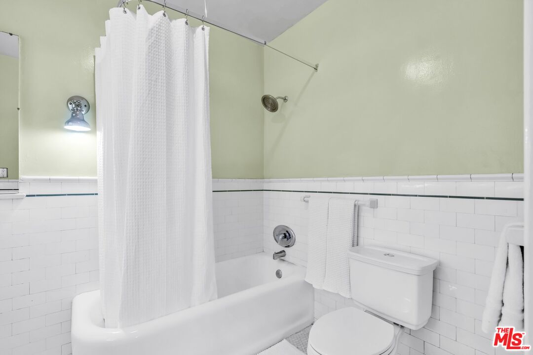 1709 Buckingham Road Los Angeles, CA 90019 - Photo 40 of 69 Gallery Image 40