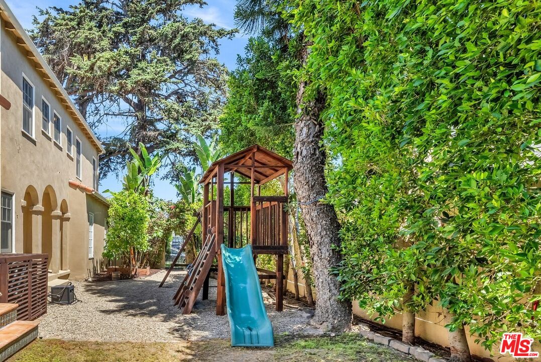 1709 Buckingham Road Los Angeles, CA 90019 - Photo 52 of 69 Gallery Image 52