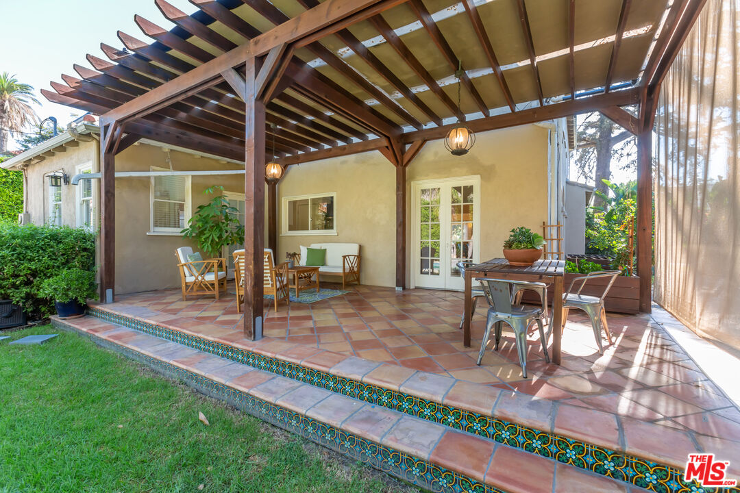 1709 Buckingham Road Los Angeles, CA 90019 - Photo 53 of 69 Gallery Image 53