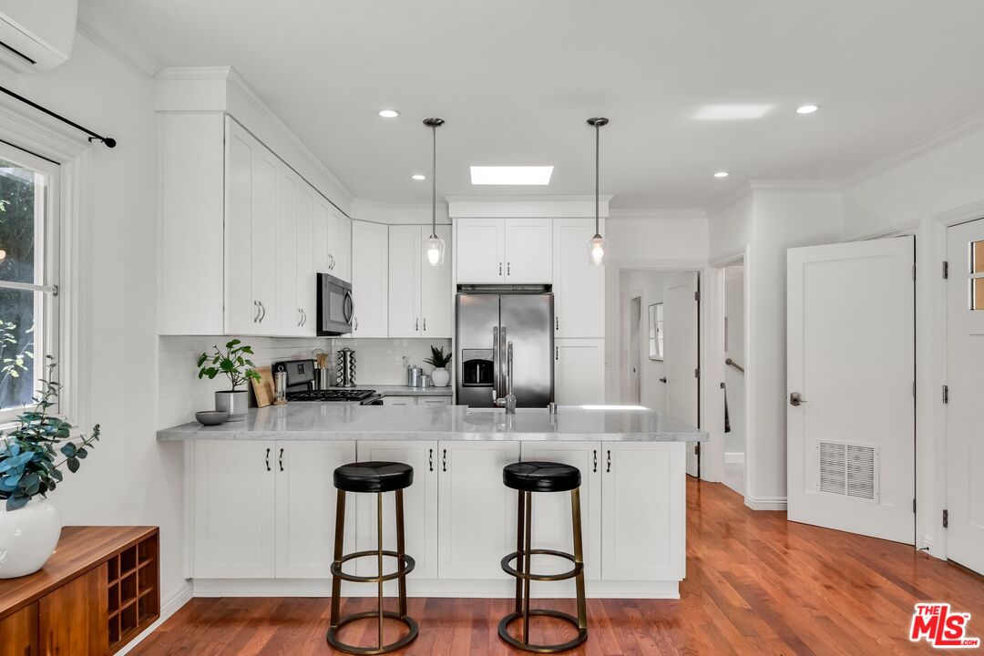1709 Buckingham Road Los Angeles, CA 90019 - Photo 62 of 69 Gallery Image 62
